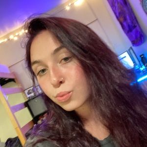 Meet your Posher, Emilee